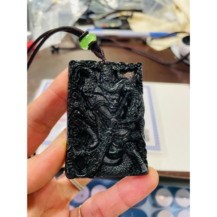 天然A貨緬甸玉 溫潤墨翠御龍關公翡翠玉牌 黑中透綠 顯工霧亮雙工 法像莊嚴 64方正牌形-細節圖10