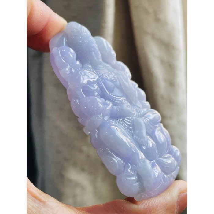 天然A貨緬甸玉 冰潤濃紫手工雕坐蓮度母翡翠佛墜 過底茄紫藍紫融合 滿色濃郁見光不失 精工雙拋 附台証-細節圖3