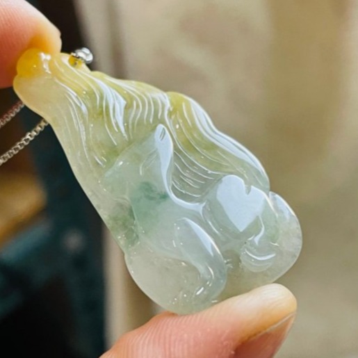 天然A貨緬甸玉 冰三彩九尾狐狸翡翠玉墜 冰種晶瑩透字 手雕工美靈動 狐招人緣黃帶財-細節圖2