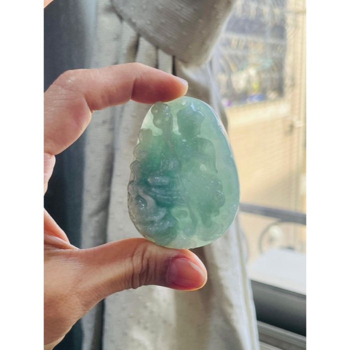 天然A貨緬甸玉 莫西沙 冰潤湖綠坐姿地藏王菩薩翡翠佛牌 滿綠底色冰帶膠感 厚庄完美一刀切牌形-細節圖8