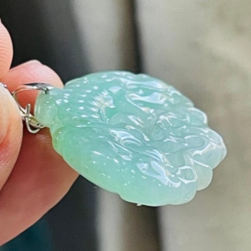 天然A貨緬甸玉 冰潤果綠鏤空雕雙龍護主翡翠鎖片 膠潤芙蓉底庄 鮮亮晴綠 雙面立體透雕-細節圖5