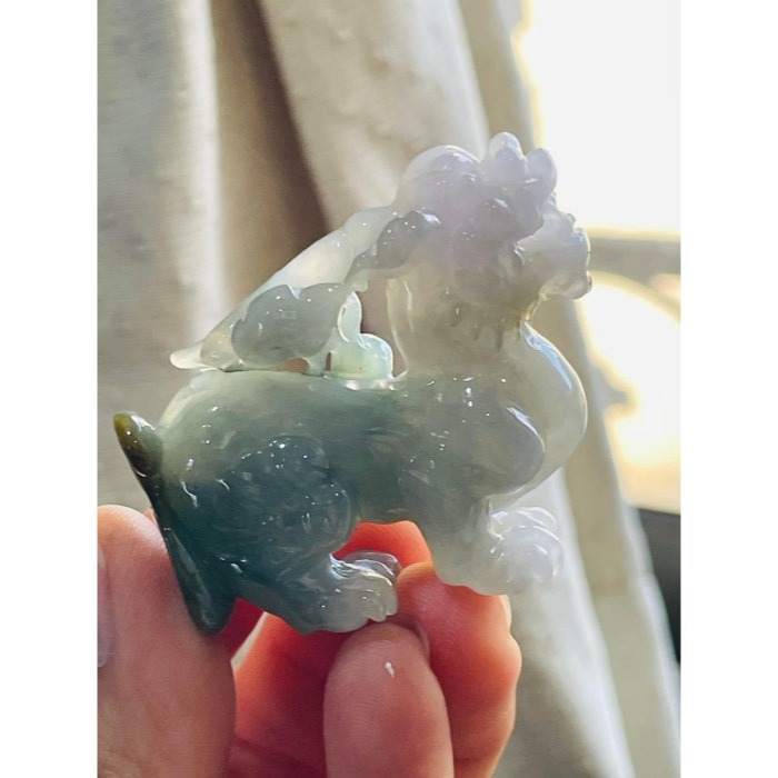 天然A貨緬甸玉 冰潤三彩手工俏色雕霸王貔貅翡翠玉墜/擺件 冰膠紫綠 冰糖黃俏雕財在身後 靠山生財-細節圖3