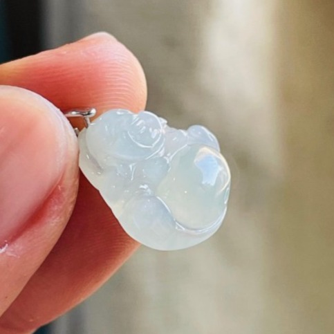 圈粉價~天然A貨緬甸玉 高冰晴水佛公/彌勒佛翡翠玉墜 泛光純淨起光感 晶透乾淨淡綠底色 法像福氣肚飽滿-細節圖2