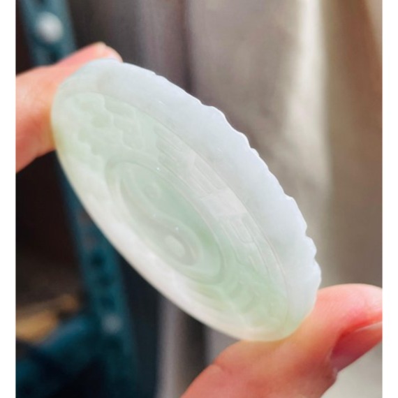 天然A貨緬甸玉 細潤白底青雙面雕太上老君翡翠八卦玉牌 透手影膠潤底庄 厚實雕工立體 背面先天八卦-細節圖5