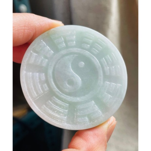 天然A貨緬甸玉 細潤白底青雙面雕太上老君翡翠八卦玉牌 透手影膠潤底庄 厚實雕工立體 背面先天八卦-細節圖6