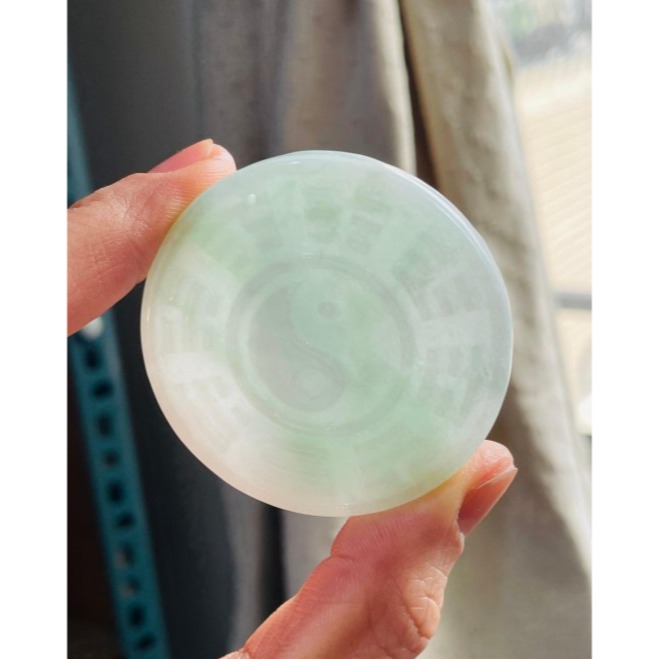 天然A貨緬甸玉 細潤白底青雙面雕太上老君翡翠八卦玉牌 透手影膠潤底庄 厚實雕工立體 背面先天八卦-細節圖7