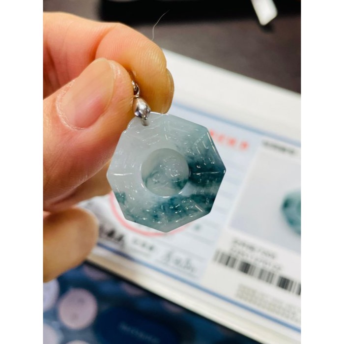 天然A貨緬甸玉 冰飄花太極小八卦翡翠玉墜 冰膠底妝 透光藍花靈動 水頭好小巧配戴無壓力-細節圖9