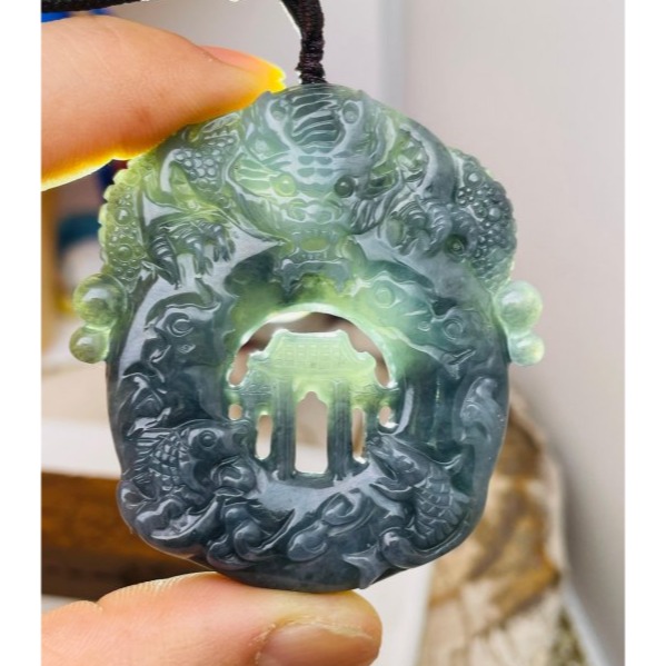 天然A貨緬甸玉 老坑烏雞藏金雙面透雕府上有龍翡翠龍牌 全透光冰膠底妝 龍守府第家運興隆-細節圖9