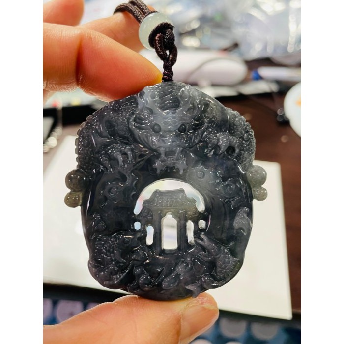 天然A貨緬甸玉 老坑烏雞藏金雙面透雕府上有龍翡翠龍牌 全透光冰膠底妝 龍守府第家運興隆-細節圖10