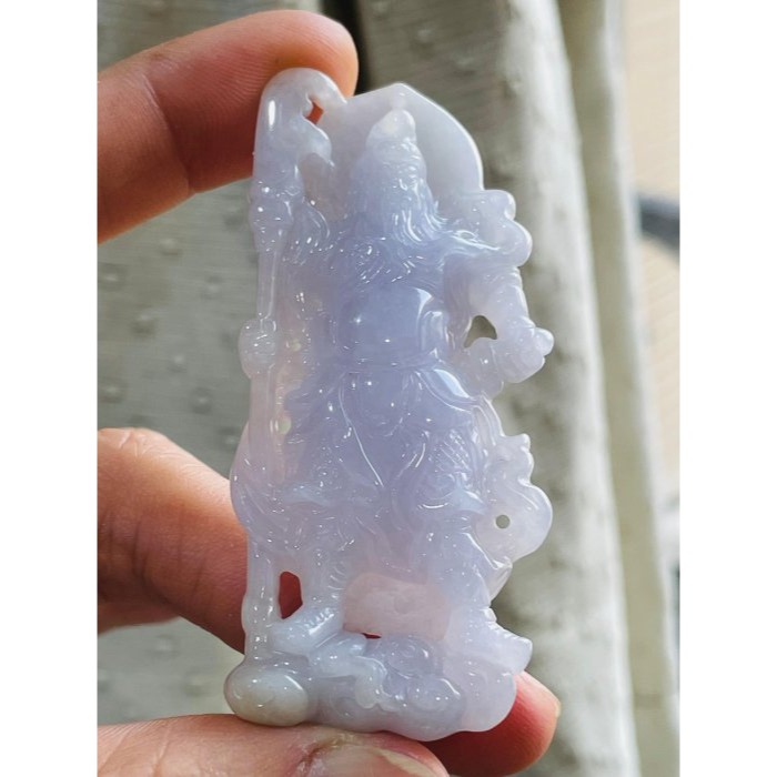 天然A貨緬甸玉 冰潤櫻花紫鏤空透雕雙刀關公翡翠玉墜 過底粉嫩紫底色 俏一抹灑金添彩 雙刀定氣場化是非-細節圖2