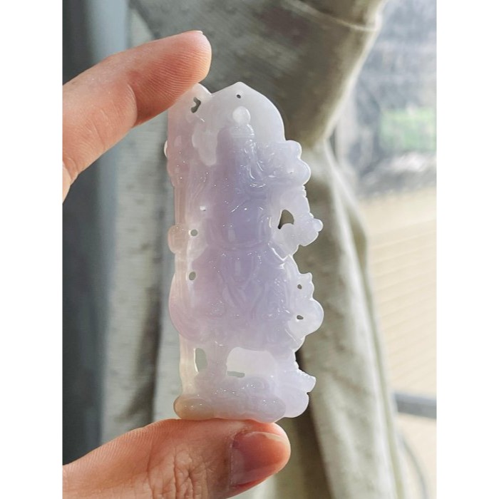 天然A貨緬甸玉 冰潤櫻花紫鏤空透雕雙刀關公翡翠玉墜 過底粉嫩紫底色 俏一抹灑金添彩 雙刀定氣場化是非-細節圖8