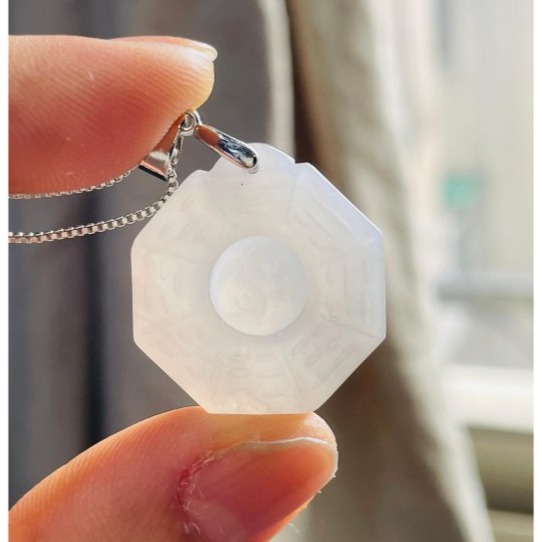 天然A貨緬甸玉 老坑白冰太極小八卦翡翠玉墜 冰起膠晶透底庄 乾淨膠潤好水頭 配戴輕巧無壓力-細節圖6