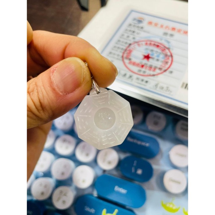 天然A貨緬甸玉 老坑白冰太極小八卦翡翠玉墜 冰起膠晶透底庄 乾淨膠潤好水頭 配戴輕巧無壓力-細節圖9