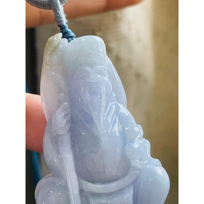 天然A貨緬甸玉 水潤粉紫藏金立體雕福德正神/土地公翡翠玉墜 過底粉嫩紫帶一抹金 顯色不失色 法像笑盈盈-細節圖3