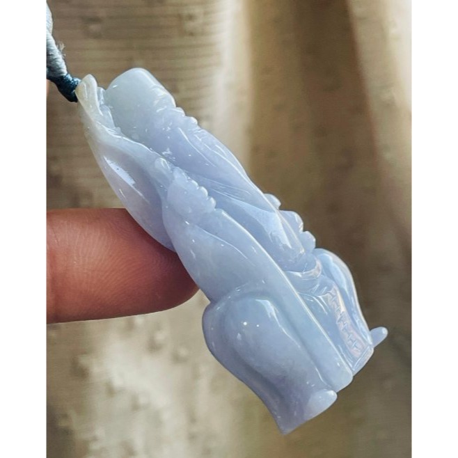 天然A貨緬甸玉 水潤粉紫藏金立體雕福德正神/土地公翡翠玉墜 過底粉嫩紫帶一抹金 顯色不失色 法像笑盈盈-細節圖4