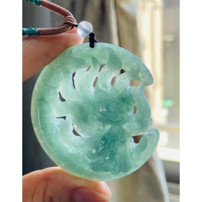 天然A貨緬甸玉 冰潤湖綠透雕雕九尾狐仙翡翠玉牌 滿綠色底色 勻稱透手 俏美鏤空精緻雕工-細節圖7