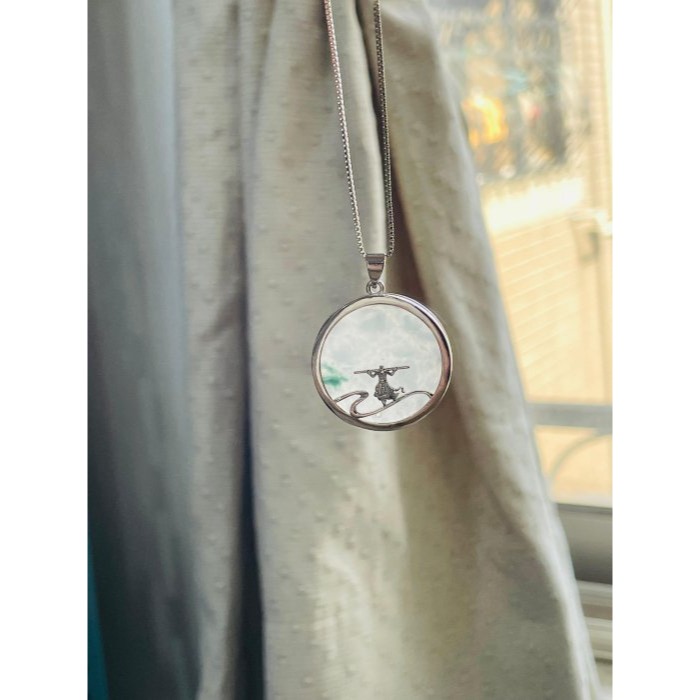 天然A貨緬甸玉 冰飄花大勝歸來/大聖歸來翡翠玉墜 無事牌為底雙面配戴 設計款重銀滿框包覆-細節圖8