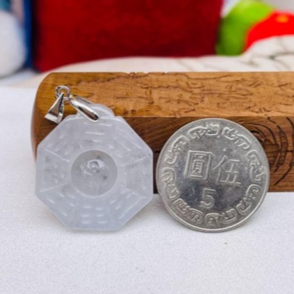 天然A貨緬甸玉 高冰黑冰太極小八卦翡翠玉墜 起光感烏雞全化透手正冰料 配戴輕巧無壓力-細節圖3