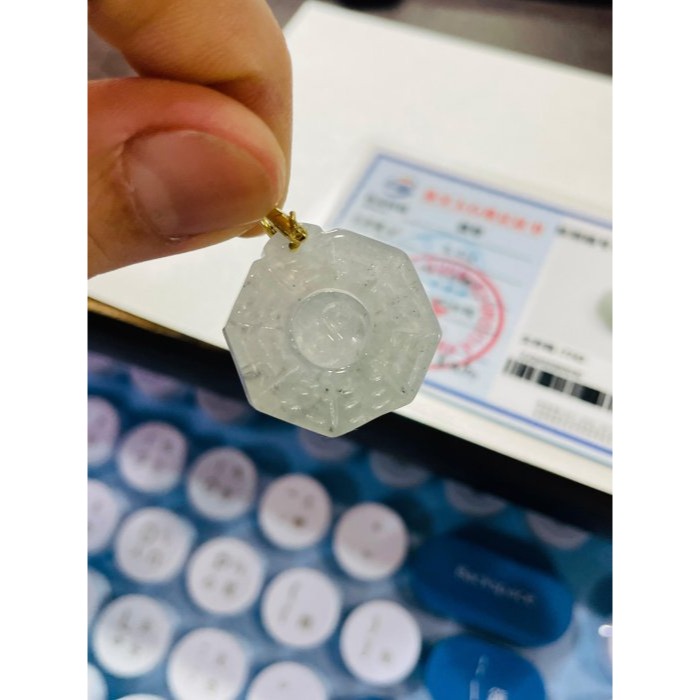 天然A貨緬甸玉 高冰黑冰太極小八卦翡翠玉墜 透手正冰烏雞全化芝麻點 配戴輕巧無壓力-細節圖10