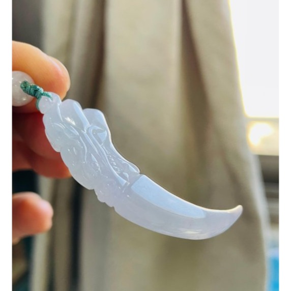 天然A貨緬甸玉 冰潤粉春彩雙面雕龍牙翡翠玉墜 晶透冰起膠底妝好水頭 粉嫩紫能見色-細節圖4