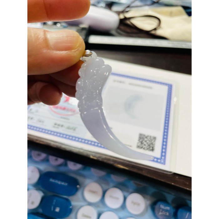 天然A貨緬甸玉 冰潤粉紫雙面雕龍牙翡翠玉墜 晶透冰起膠底妝好水頭 粉嫩紫能見色-細節圖9