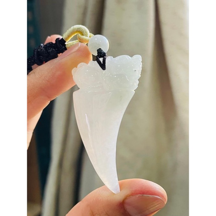天然A貨緬甸玉 膠潤白冰全立體貔貅龍牙翡翠玉墜 冰膠細肉無晶體 白透粉好水頭 形立體飽滿-細節圖3