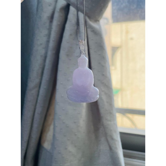 天然A貨緬甸玉 膠潤櫻花紫立體雕阿彌陀佛翡翠佛墜 細肉無晶體粉紫底色 種色耐看 法像清晰莊嚴-細節圖8