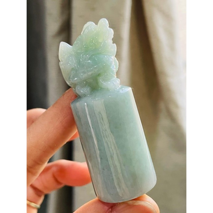 天然A貨緬甸玉 冰潤淺藍綠滿載而歸招財龍龜翡翠印章/正圓印/私章 冰透光過底滿綠不露白 2.2cm大印體-細節圖2