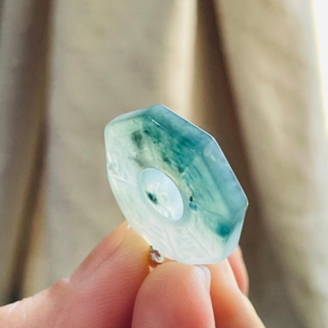 天然A貨緬甸玉 冰藍水雙彩太極小八卦翡翠玉墜 泛光白冰 純色藍水 帶小藍花 晶透起光感 小巧易配戴-細節圖5
