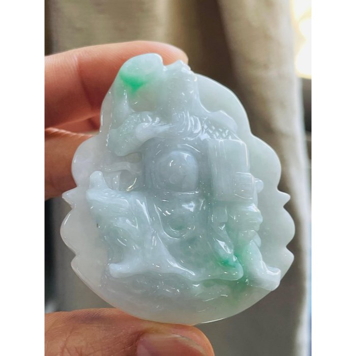 天然A貨緬甸玉 細潤辣色白底青文武關公翡翠玉牌 乾淨底妝 過底陽綠點翠 白綠分明 完美一刀切牌形-細節圖3