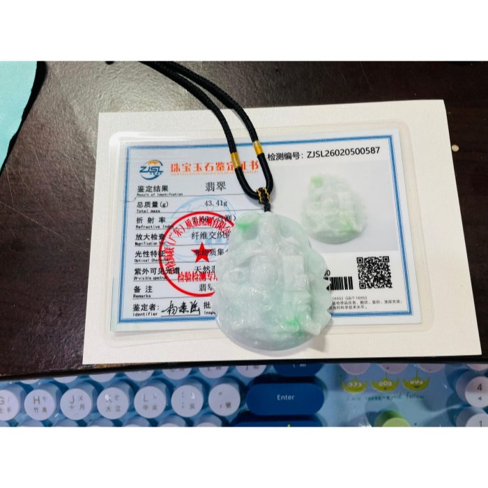 天然A貨緬甸玉 細潤辣色白底青文武關公翡翠玉牌 乾淨底妝 過底陽綠點翠 白綠分明 完美一刀切牌形-細節圖11