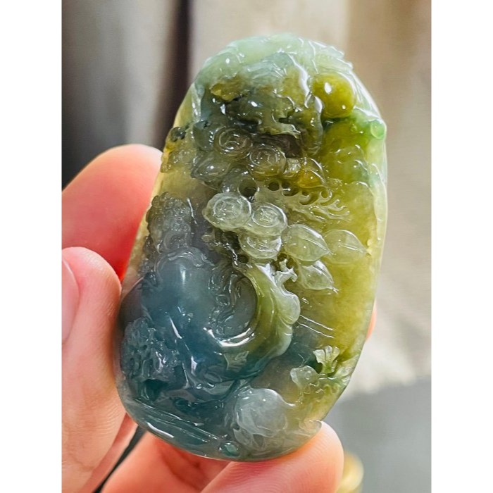 天然A貨緬甸玉 老坑黃加綠手工雕財氣沖天翡翠山水牌 冰膠底妝 茶黃巧發財樹 藍綠俏如意靈芝 油潤透光-細節圖2
