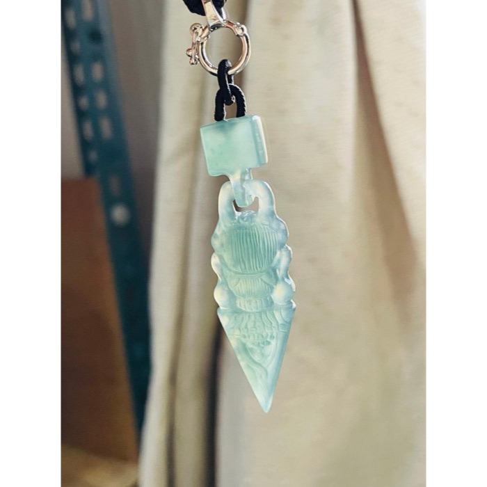 天然A貨翡翠 高冰危綠手工精雕降魔杵翡翠玉墜 高清晶透起光感 獨一無二鎖頭連環扣 護身法器-細節圖7