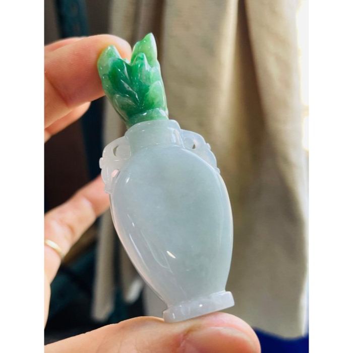 天然A貨緬甸玉 老坑藍綠俏辣綠手工雕永保安康翡翠寶瓶/精油瓶 透光滿綠瓶蓋 冰潤滿色藍綠瓶身 完美契合工藝-細節圖2