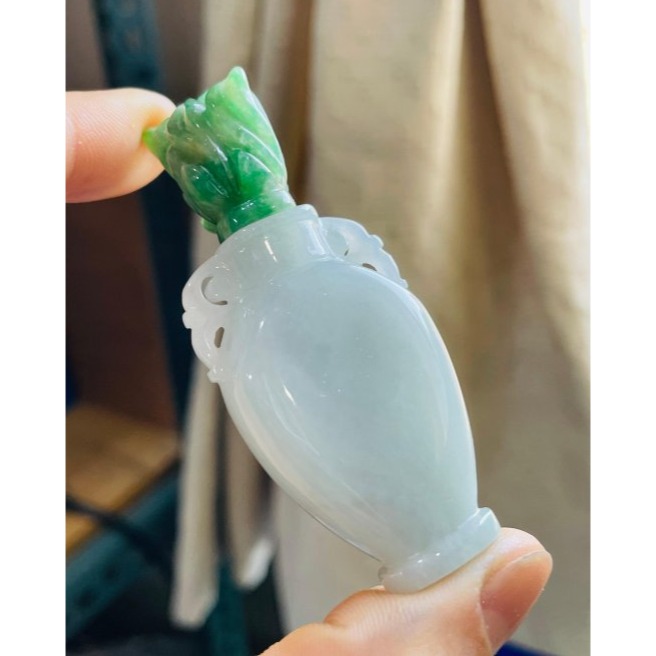 天然A貨緬甸玉 老坑藍綠俏辣綠手工雕永保安康翡翠寶瓶/精油瓶 透光滿綠瓶蓋 冰潤滿色藍綠瓶身 完美契合工藝-細節圖3