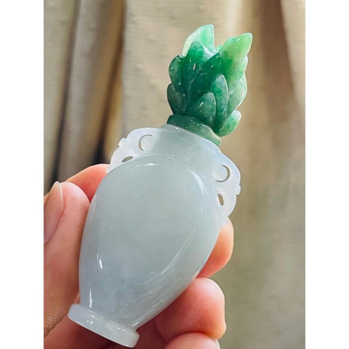 天然A貨緬甸玉 老坑藍綠俏辣綠手工雕永保安康翡翠寶瓶/精油瓶 透光滿綠瓶蓋 冰潤滿色藍綠瓶身 完美契合工藝-細節圖4
