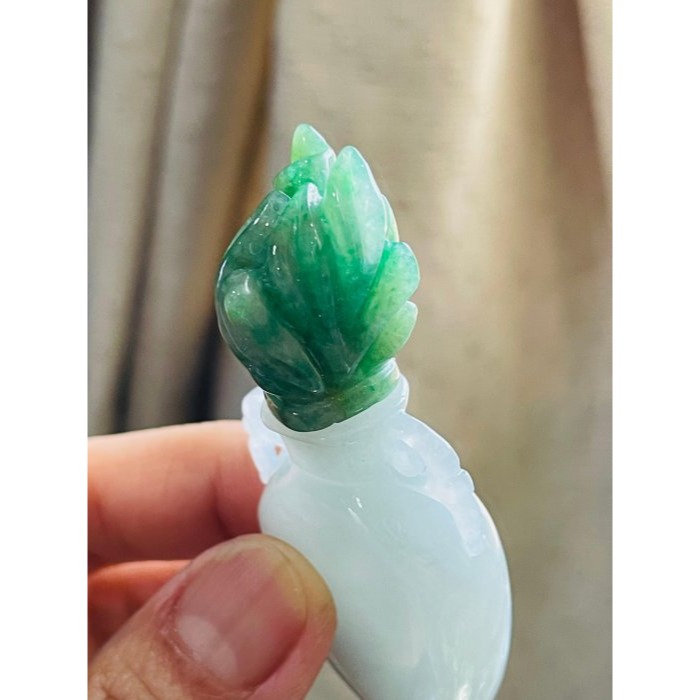 天然A貨緬甸玉 老坑藍綠俏辣綠手工雕永保安康翡翠寶瓶/精油瓶 透光滿綠瓶蓋 冰潤滿色藍綠瓶身 完美契合工藝-細節圖7