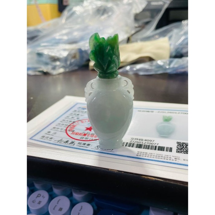 天然A貨緬甸玉 老坑藍綠俏辣綠手工雕永保安康翡翠寶瓶/精油瓶 透光滿綠瓶蓋 冰潤滿色藍綠瓶身 完美契合工藝-細節圖10