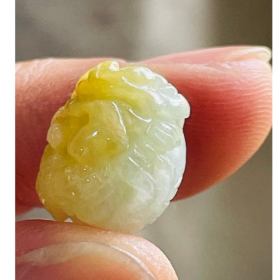 天然A貨緬甸玉 冰潤檸檬黃雙彩手工環繞微雕一條龍翡翠龍珠/頂珠 起冰天然黃霧帶白冰雙色-細節圖5