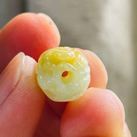 天然A貨緬甸玉 冰潤檸檬黃雙彩手工環繞微雕一條龍翡翠龍珠/頂珠 起冰天然黃霧帶白冰雙色-細節圖6