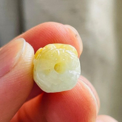 天然A貨緬甸玉 冰潤檸檬黃雙彩手工環繞微雕一條龍翡翠龍珠/頂珠 起冰天然黃霧帶白冰雙色-細節圖7