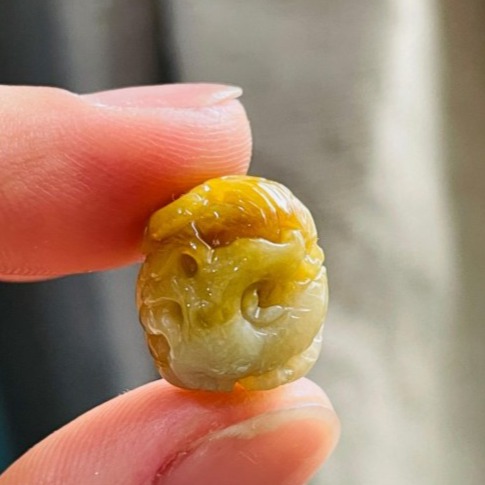 天然A貨緬甸玉 冰潤梨黃漸變手工環繞微雕一條龍翡翠小龍珠 老熟油潤 起冰天然黃漸變三色-細節圖3