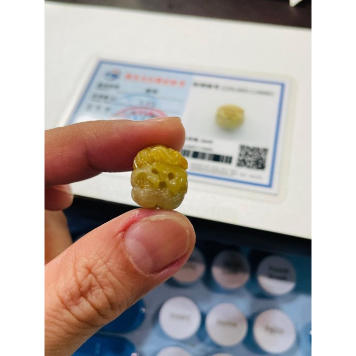 天然A貨緬甸玉 冰潤梨黃漸變手工環繞微雕一條龍翡翠小龍珠 老熟油潤 起冰天然黃漸變三色-細節圖9