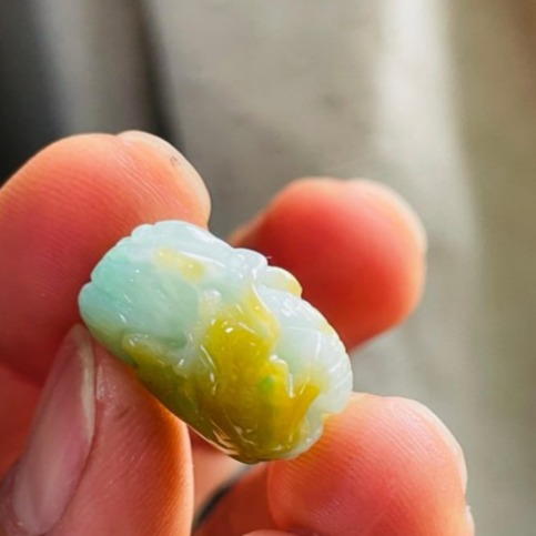 天然A貨緬甸玉 老坑黃加綠三彩手工360度環繞巧雕一條龍翡翠龍珠 金黃包覆果綠 白綠黃色分明鮮亮-細節圖5