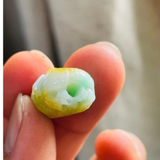 天然A貨緬甸玉 老坑黃加綠三彩手工360度環繞巧雕一條龍翡翠龍珠 金黃包覆果綠 白綠黃色分明鮮亮-細節圖6