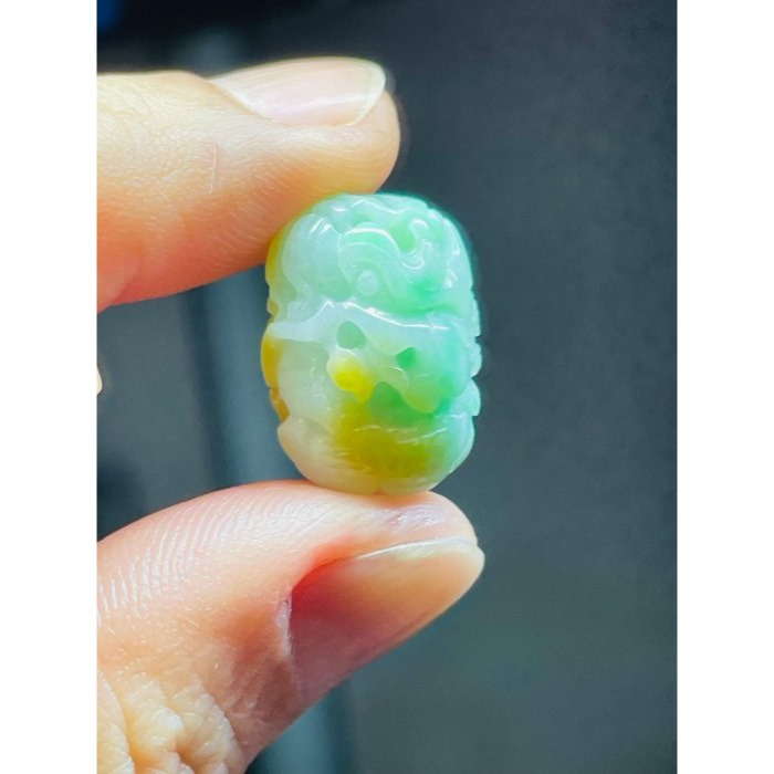 天然A貨緬甸玉 老坑黃加綠三彩手工360度環繞巧雕一條龍翡翠龍珠 金黃包覆果綠 白綠黃色分明鮮亮-細節圖8