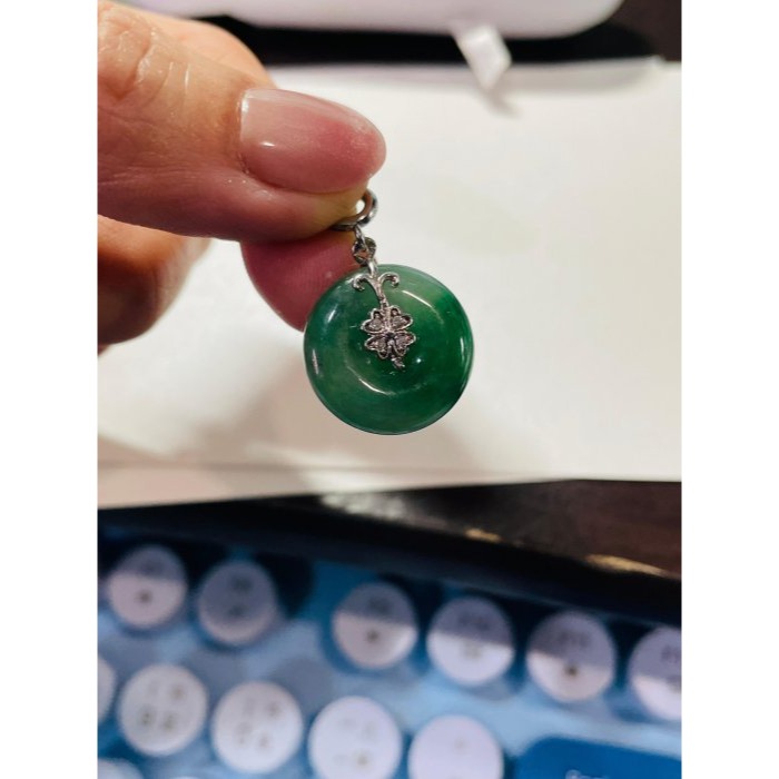 天然A貨緬甸玉 冰膠老坑綠甜甜圈翡翠平安扣 辣綠小胖扣 整顆冰起膠底 滿綠帶幾抹深綠花-細節圖11