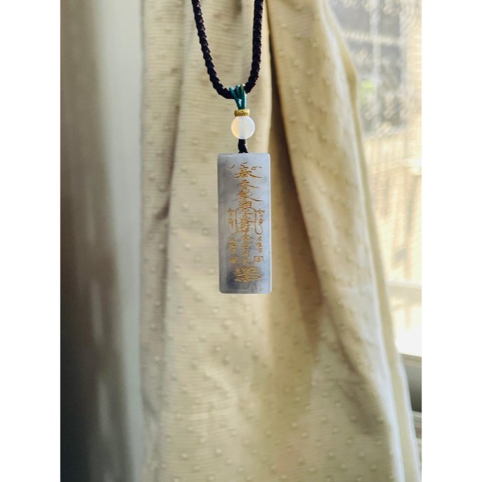 天然A貨緬甸玉 老坑烏雞描金雕工五路財神符翡翠玉墜 全透光冰膠底庄 清晰刻字精緻燙金描畫-細節圖8