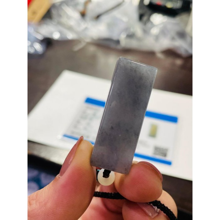 天然A貨緬甸玉 老坑烏雞描金雕工五路財神符翡翠玉墜 全透光冰膠底庄 清晰刻字精緻燙金描畫-細節圖9