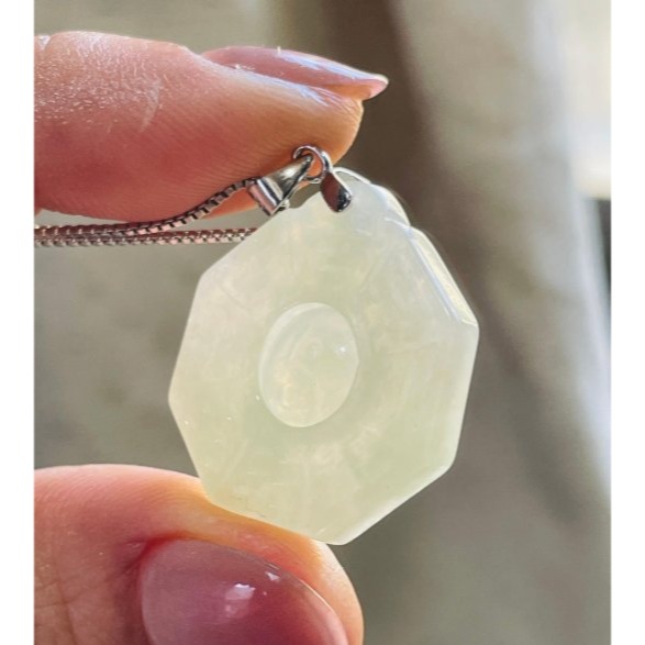 天然A貨緬甸玉 冰潤梨黃太極小八卦翡翠玉墜 起冰雪梨黃滿底色 底庄乾淨色滿勻稱 輕巧配戴無壓力-細節圖6